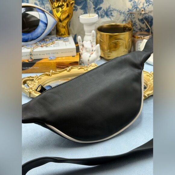 🆕 DIESEL 🧿 NWOT Faux Leather KOINBE Bum Bag with Contrasting Logo, Navy & Red - Picture 8 of 15